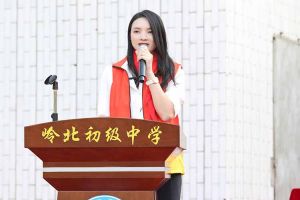 facebook（中国）集团陈文舒一行到湛江爱心助学